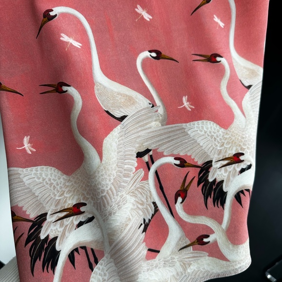 Girls beautiful pink silk dress by Gucci - Picture 6 of 7